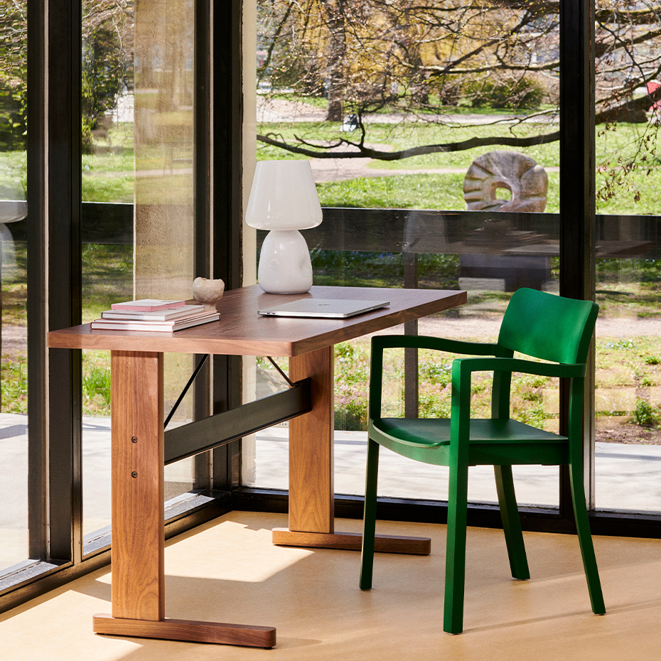 Apollo Bordslampa White Opal Glass