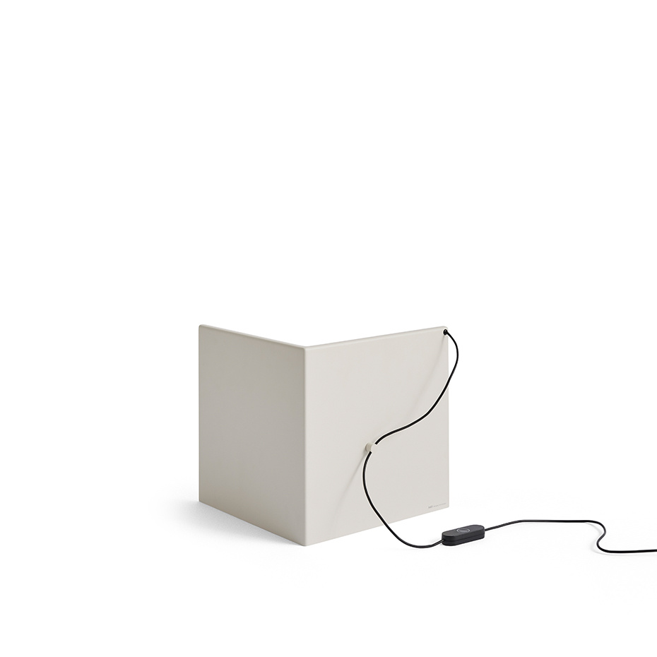 LBM Corner Bordslampa Cream White