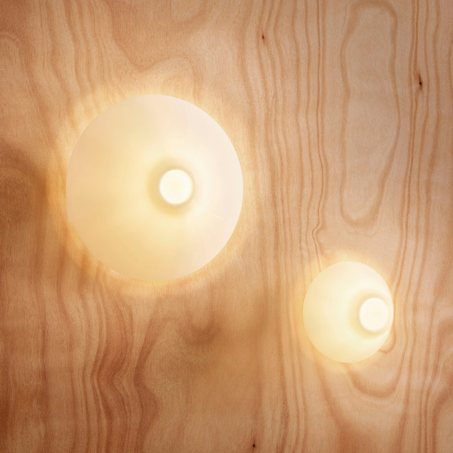Ono Taklampa/Vägglampa Flush Mount 200 White Opal Acrylic IP44