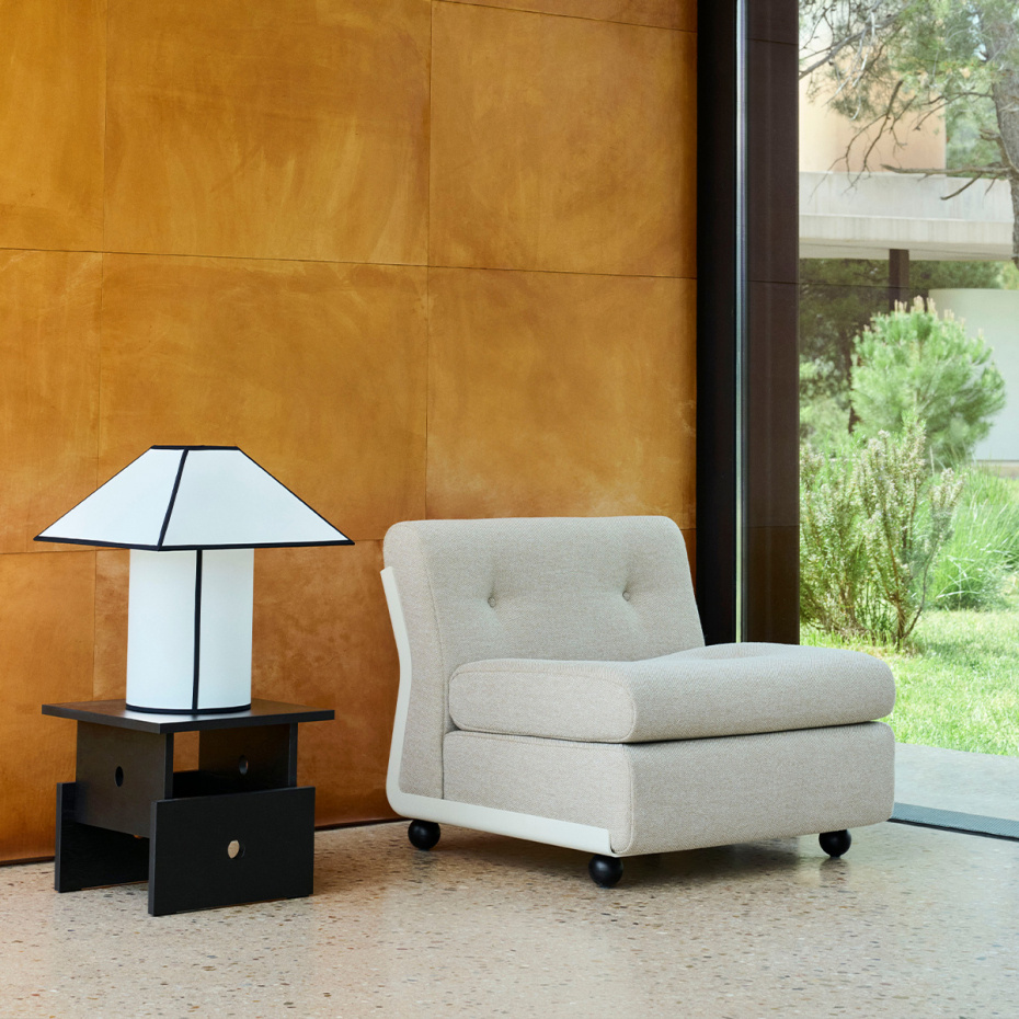 Ava Pyramid Bordslampa 450 White