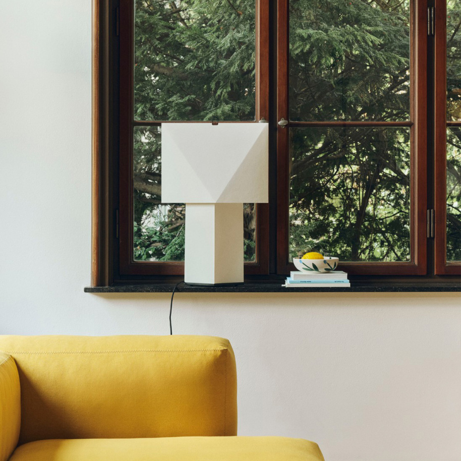 Aplat Bordslampa 440 White