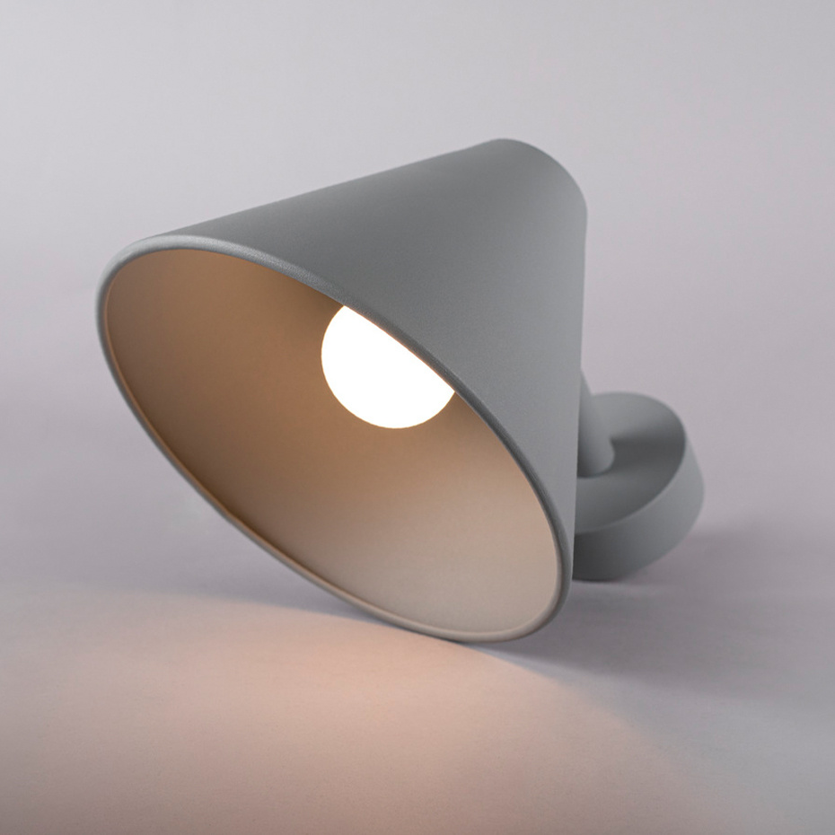 Peak Vägglampa E27 Grå