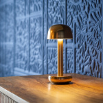 Humble Two Portable Bordslampa Gold Humble Two Portable Bordslampa Gold