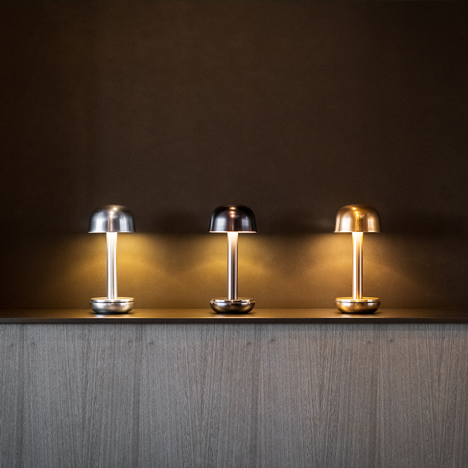 Humble Two Portable Bordslampa Gold