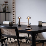 Humble Two Portable Bordslampa Gold/Smoked Humble Two Portable Bordslampa Gold/Smoked