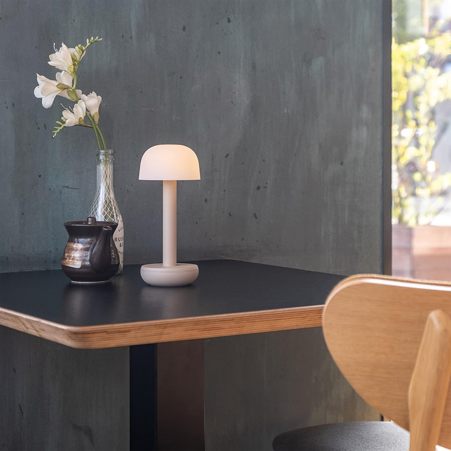 Humble Two Portable Bordslampa Beige/Frosted