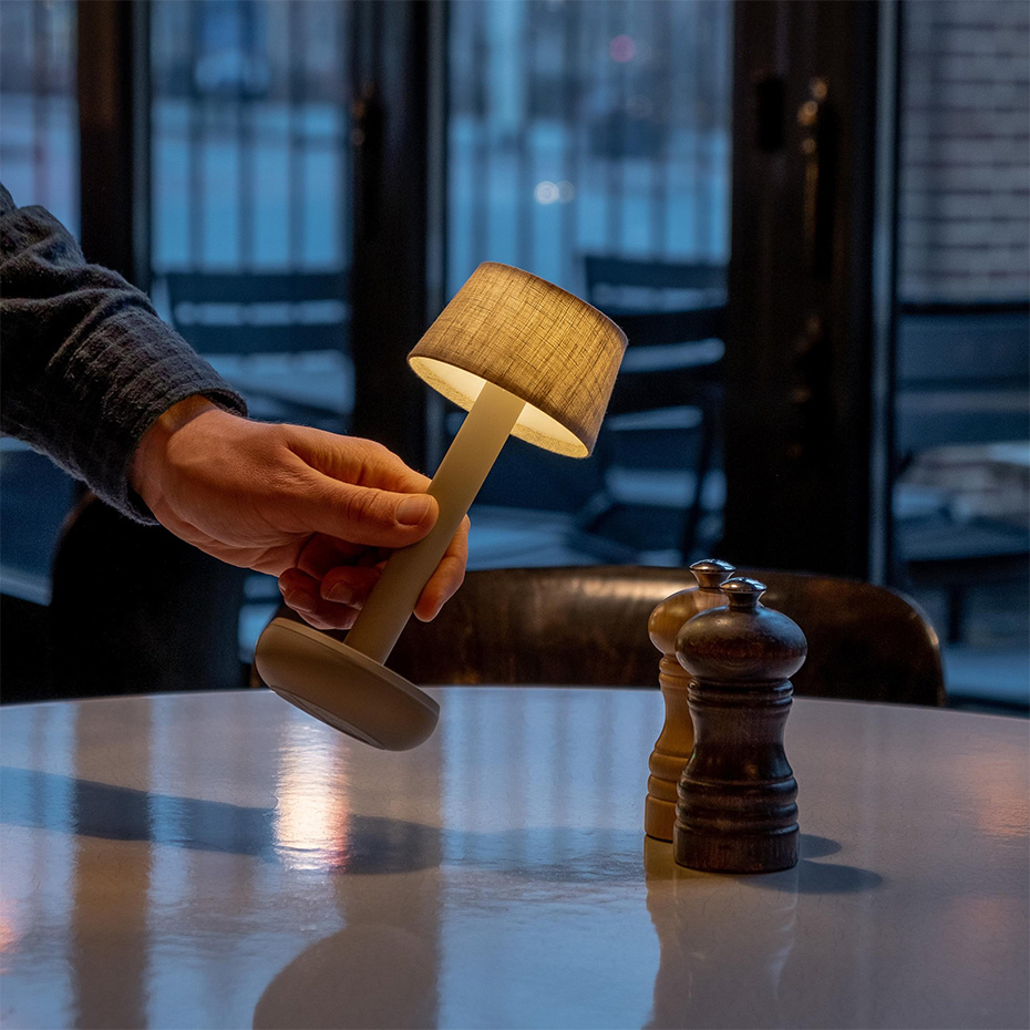 Humble Two Portable Bordslampa Beige/Beige Linen