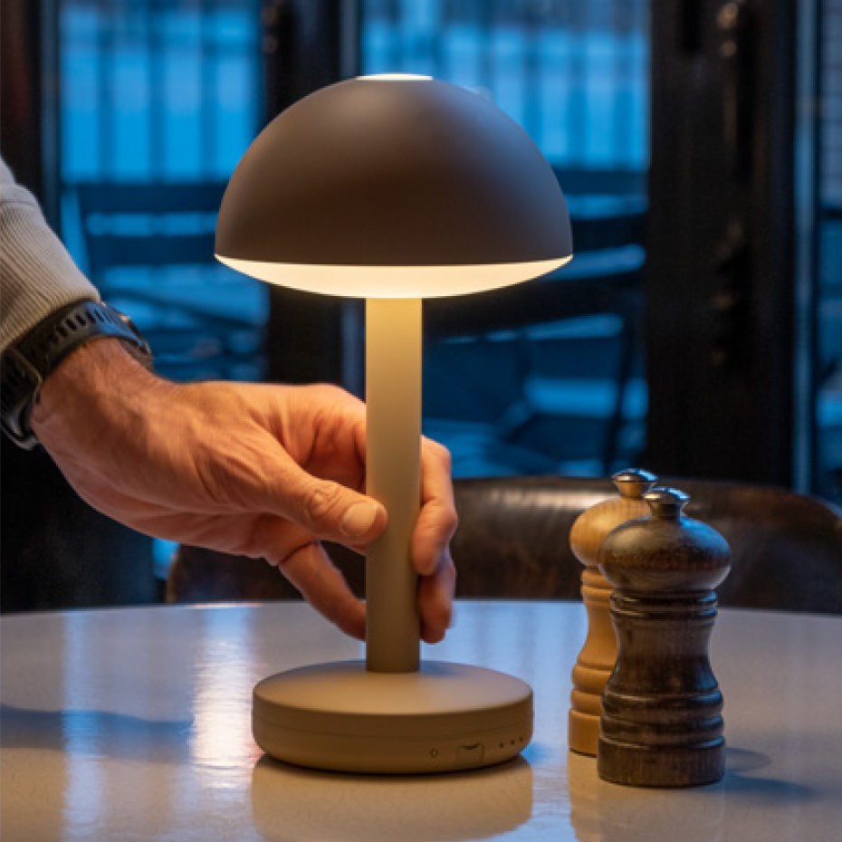 Humble Bug Portable Bordslampa Black