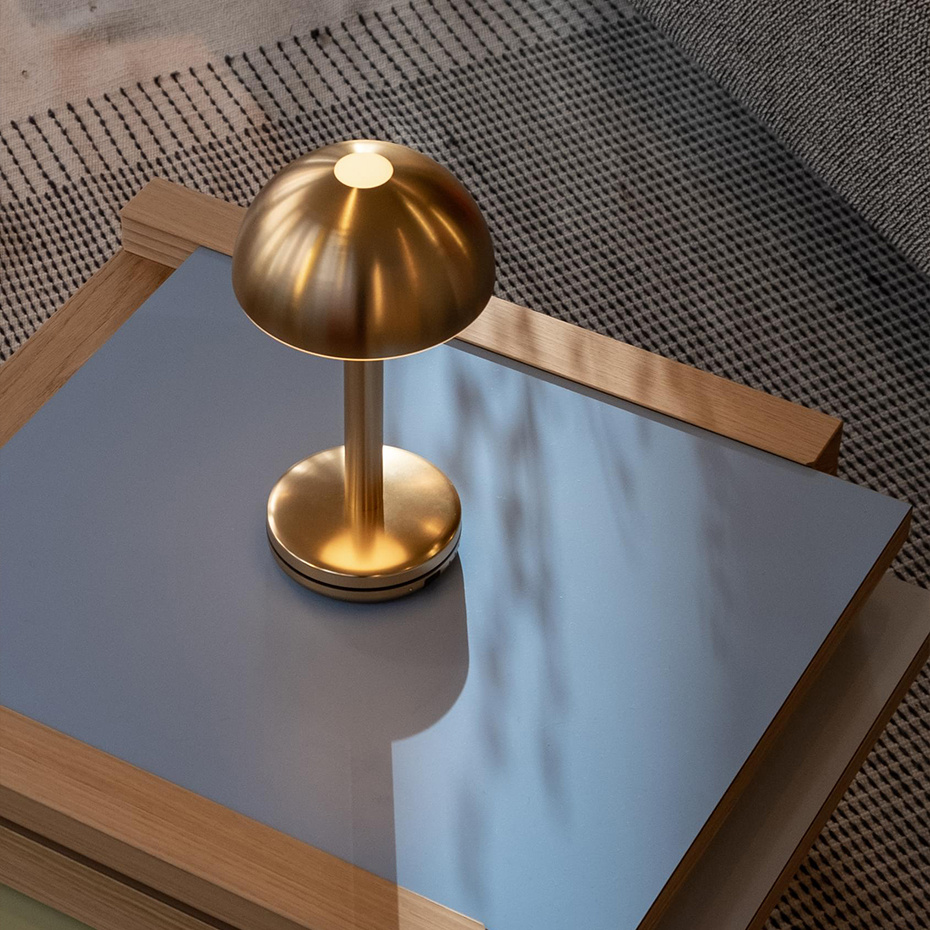 Humble Bug Portable Bordslampa Gold