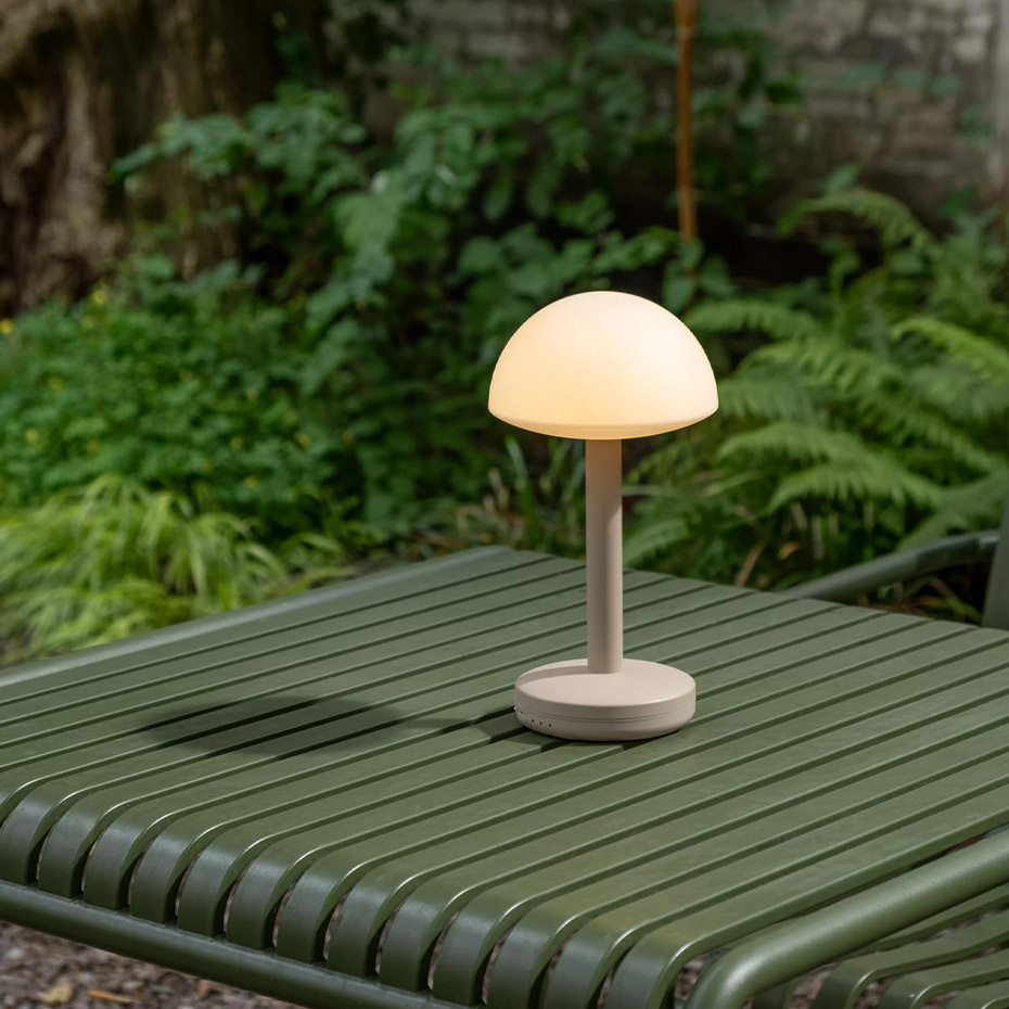 Humble Bug Portable Bordslampa Beige/Frosted