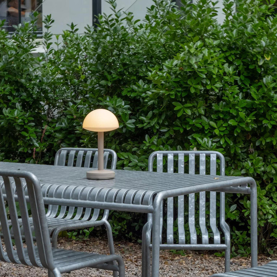 Humble Bug Portable Bordslampa Beige/Frosted