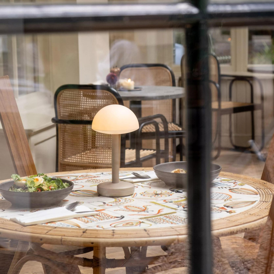 Humble Bug Portable Bordslampa Beige/Frosted