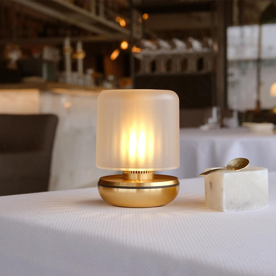 Humble Firefly Portable Bordslampa Gold/Frosted