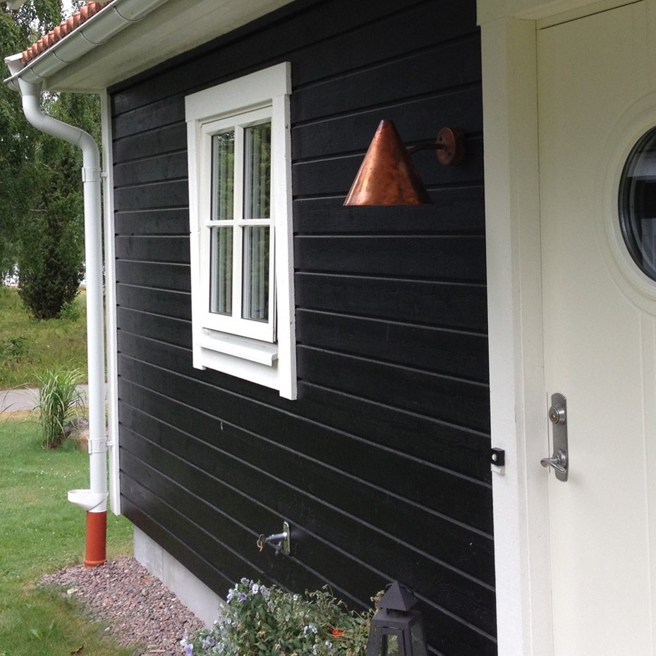 Tratten Vägglampa Rå Mässing