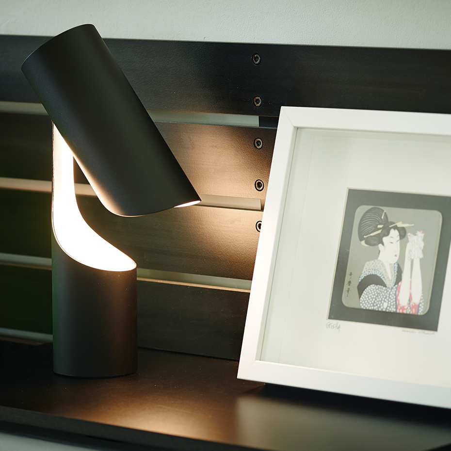 Mutatio Bordslampa Black