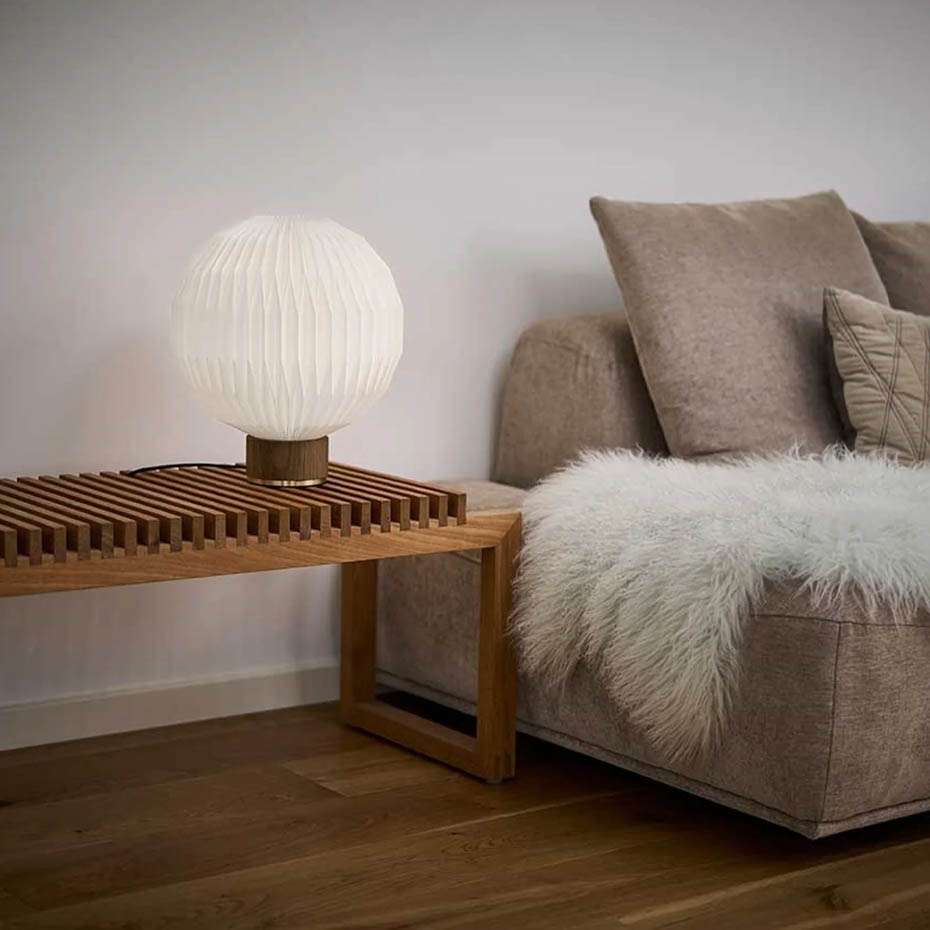 Le Klint 375 Bordslampa X-Small Smoked Oak/Brass