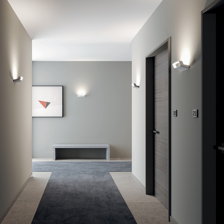 Aile Vägglampa Lacquer Red