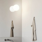 Volum Mirror Tak/Vägg Ø22cm Glossy White Spegelmontering IP54 Volum Mirror Tak/Vägg Ø22cm Glossy White Spegelmontering IP54