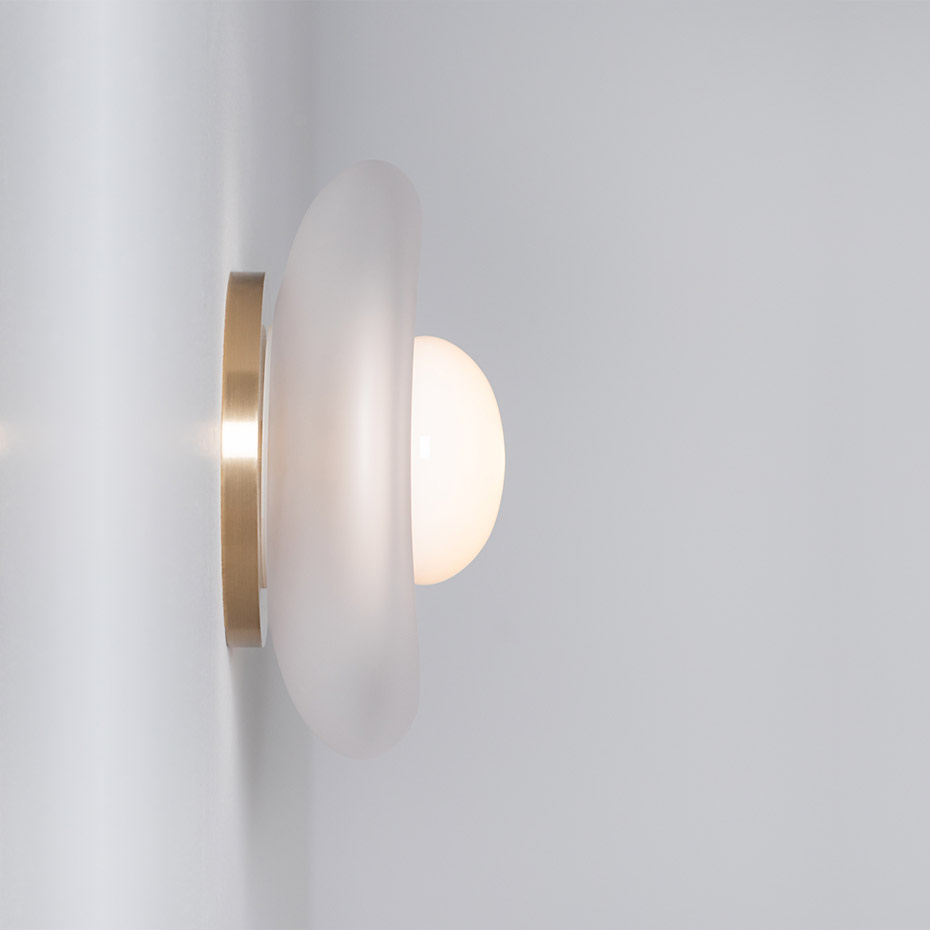 Pillow Taklampa/Vägglampa Small Brushed Brass/Clear/Light Beige