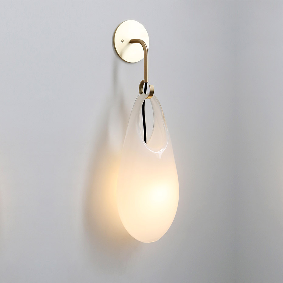 Hold 18 Vägglampa Brushed Brass/Smoke