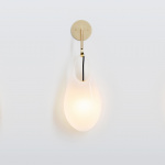 Hold 18 Vägglampa Brushed Brass/White Hold 18 Vägglampa Brushed Brass/White