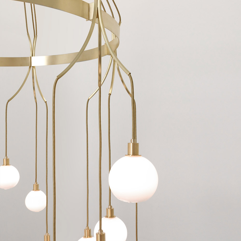 Drape Skirt 18 Ljuskrona Brushed Brass/White Dipped