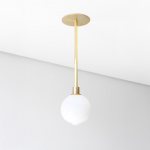 Stem 1X Pendel 110mm Sphere Brushed Brass/White Dipped Stem 1X Pendel 110mm Sphere Brushed Brass/White Dipped