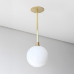 Stem 1X Pendel 180mm Sphere Brushed Brass/White Dipped Stem 1X Pendel 180mm Sphere Brushed Brass/White Dipped
