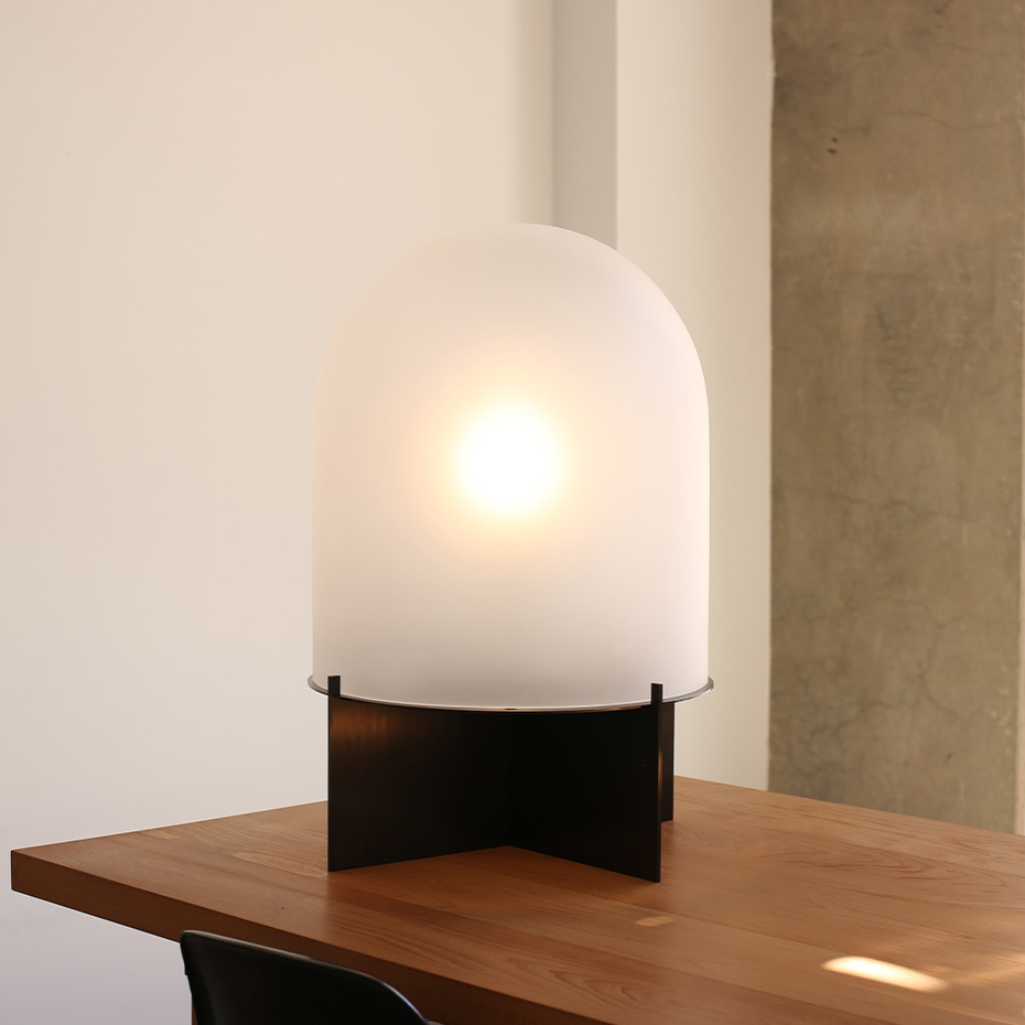 Dome Golvlampa Brushed Brass/White Frosted