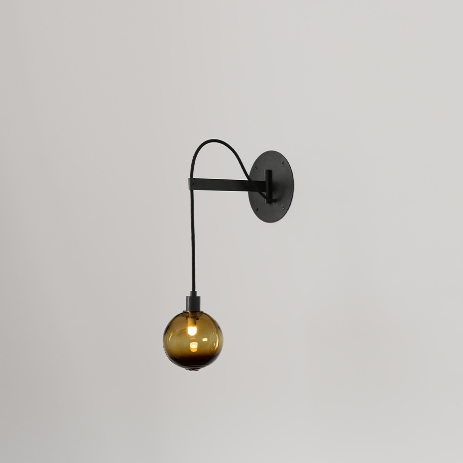 Drape Arm 1.09 Vägglampa 110mm Sphere Dark Oxidized/Olivin Dipped