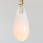 Hold Pin 1.09 Pendel Brushed Brass/White Hold Pin 1.09 Pendel Brushed Brass/White