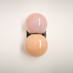 Twin 1.0 Vägglampa Dark Oxidized/Apricot/Flamingo Twin 1.0 Vägglampa Dark Oxidized/Apricot/Flamingo