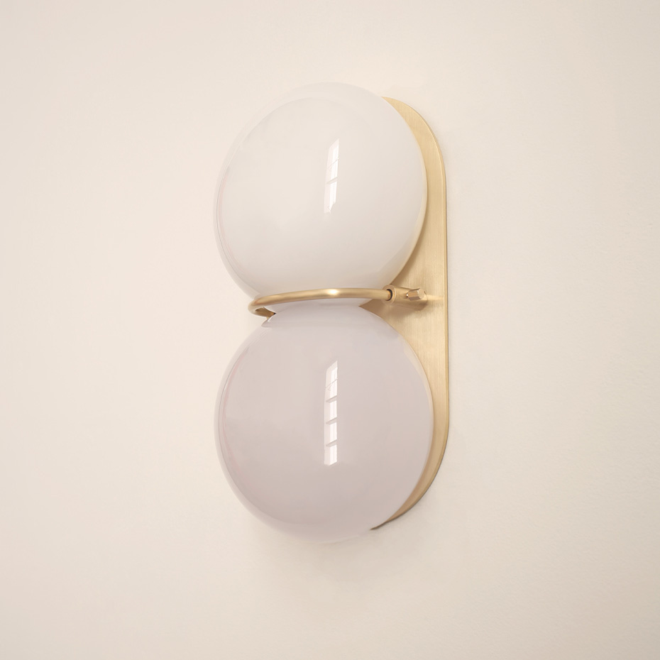 Twin 1.0 Vägglampa Brushed Brass/Oyster/White