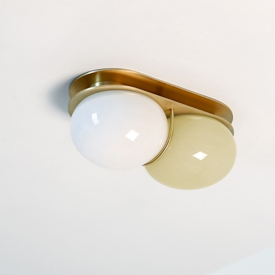 Twin 2.0 Taklampa/Vägglampa Brushed Brass/Light Beige/White