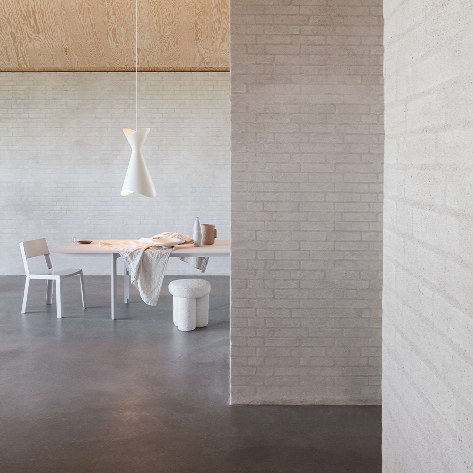 Ninotchka 195 Pendel Red