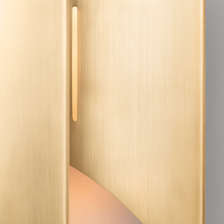 Gothic I Vägglampa Brass