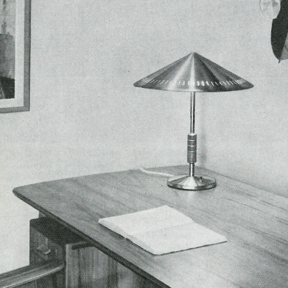 Governor 250 Bordslampa Brass/Walnut