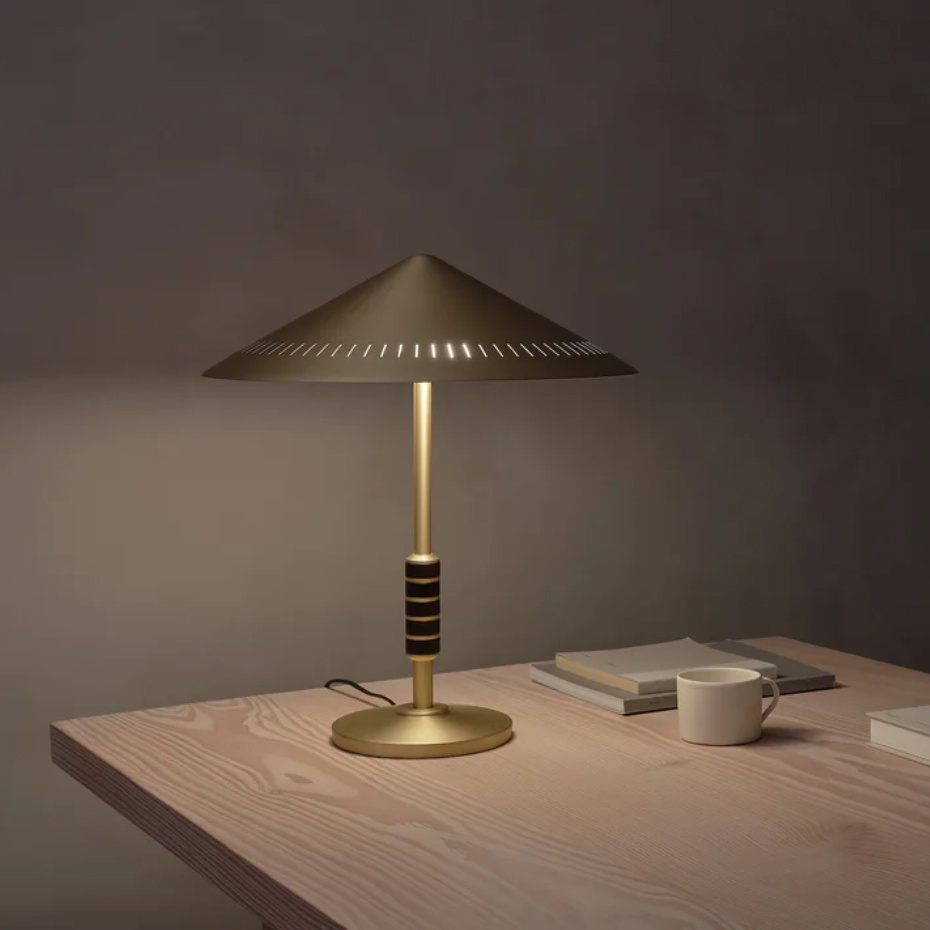 Governor 405 Bordslampa Brass/Walnut