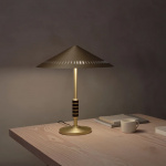 Governor 405 Bordslampa Brass/Walnut Governor 405 Bordslampa Brass/Walnut