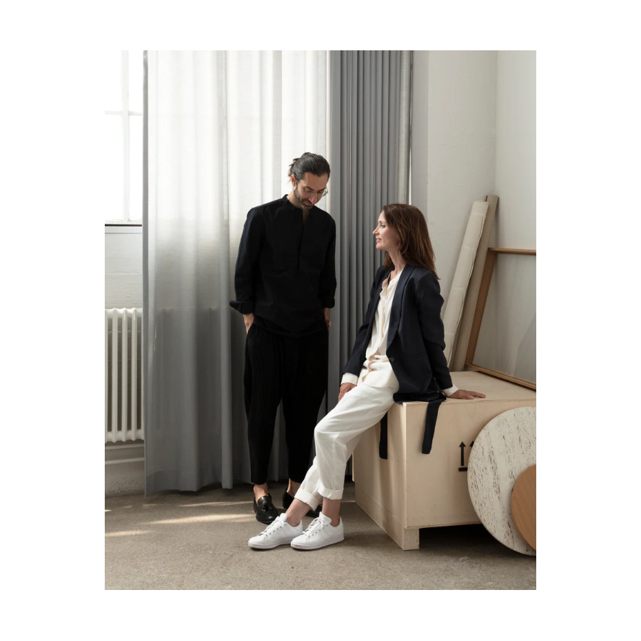 Repose 260 Pendel Black/Opal Glass