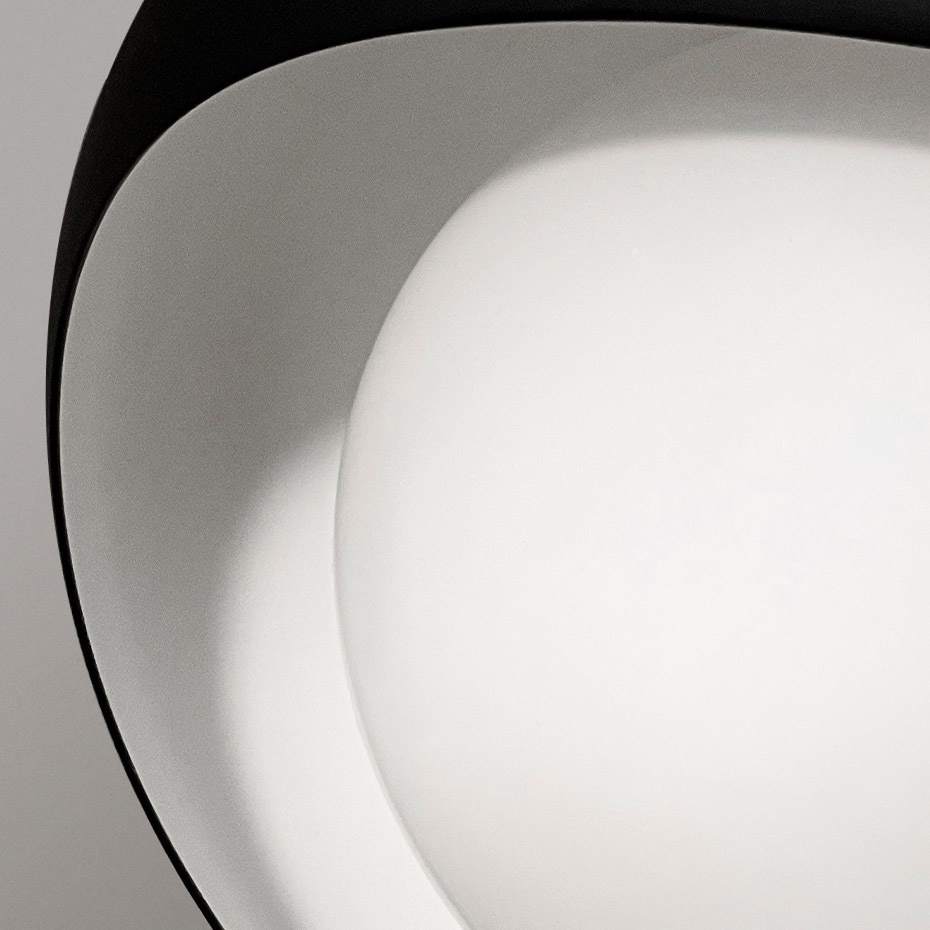 Cornea 220 Vägglampa Black/Opal Glass