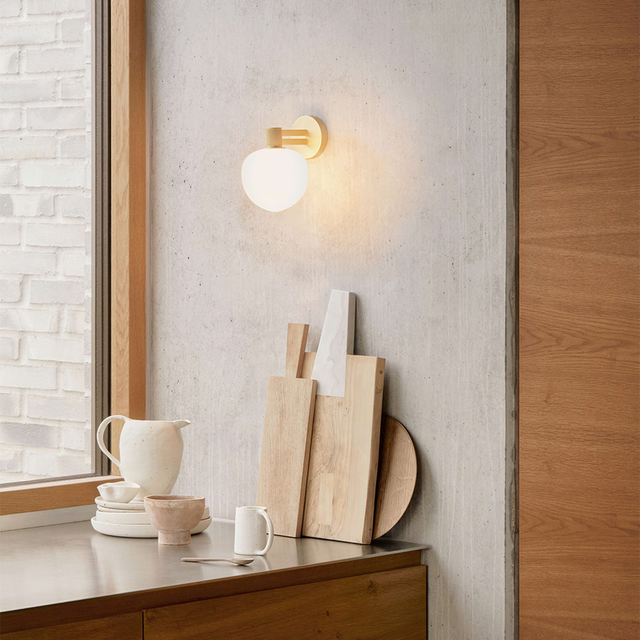 Memoir 120 Vägglampa Brass/Opal Glass