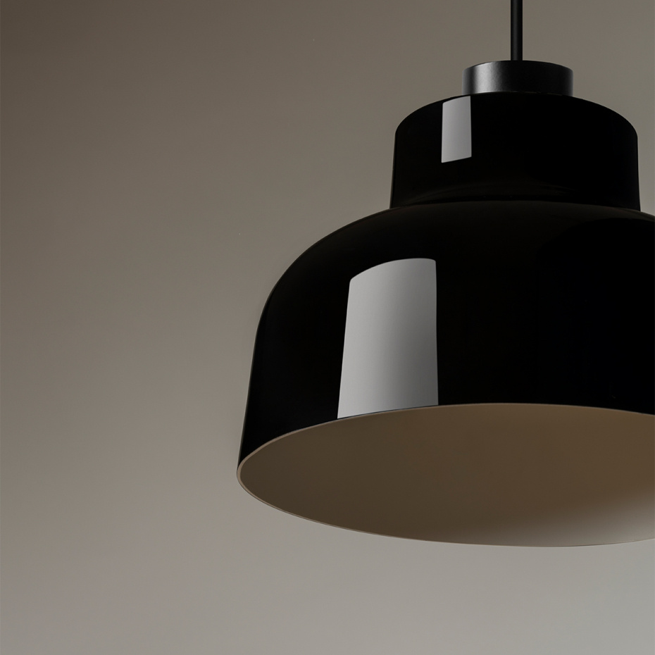 M64 Color Pendel Deep Black