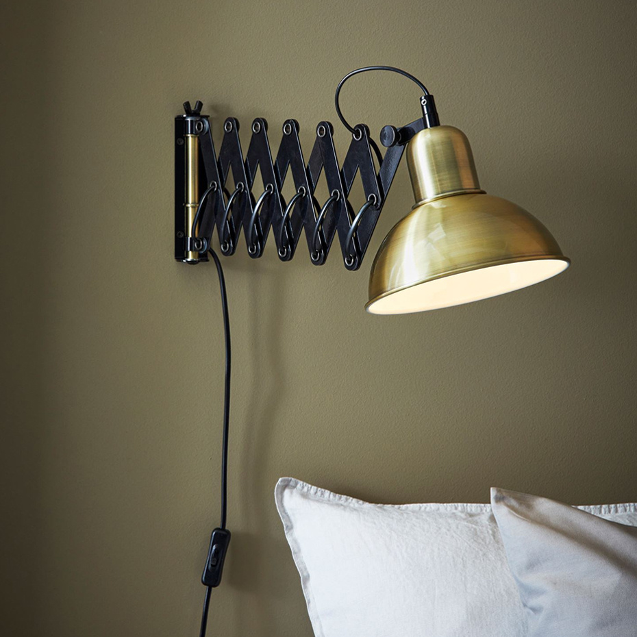 Riggs Vägglampa Antik/Svart