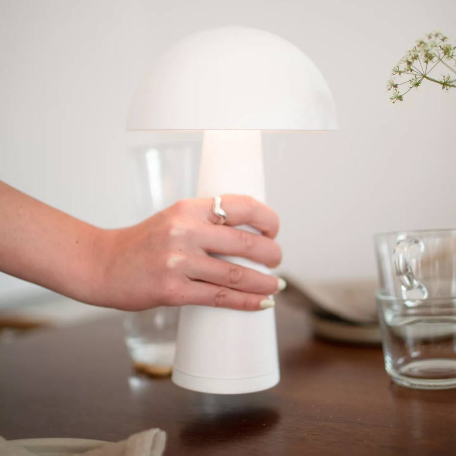 Fungi Portabel Bordslampa Mattvit