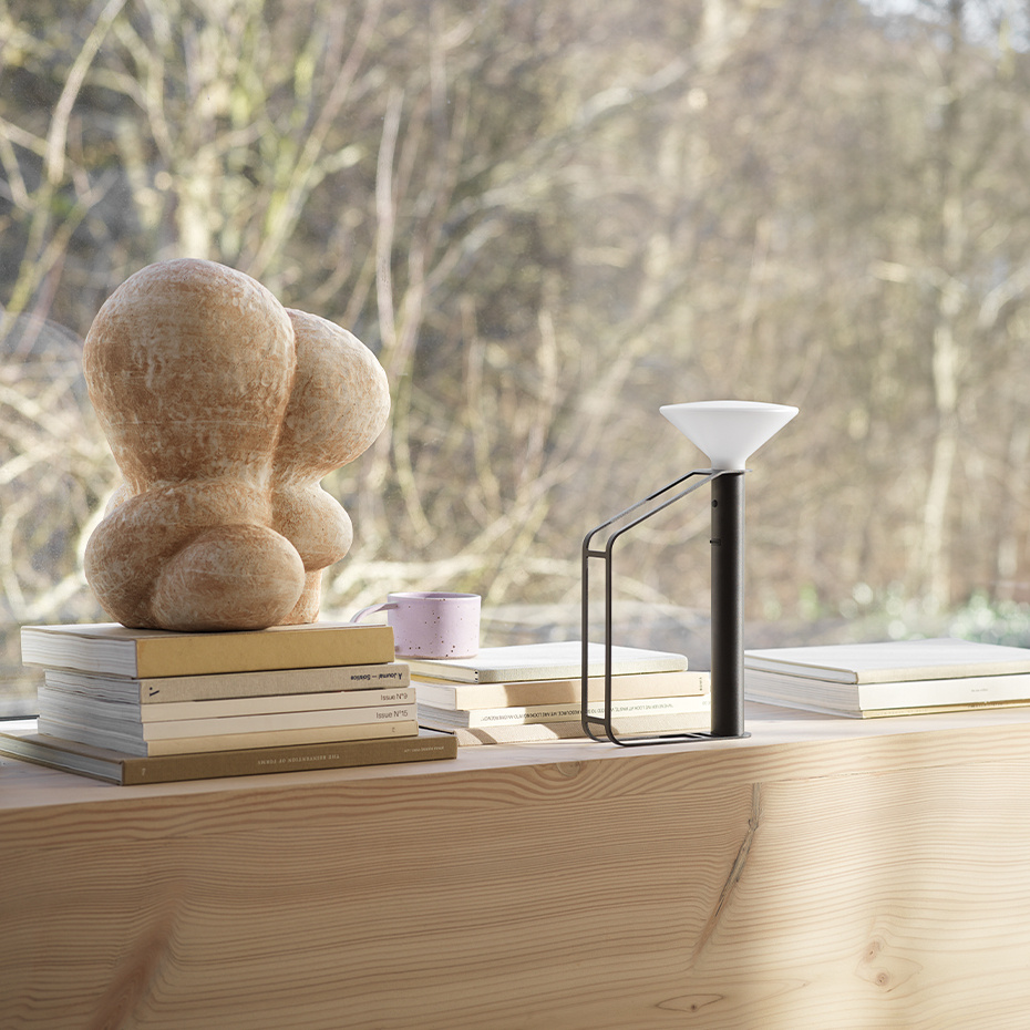 Piton Portable Bordslampa Black