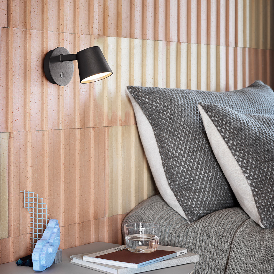 Tip Vägglampa Black