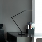 Untitled Linear Bordslampa Black Med Bordsfot Untitled Linear Bordslampa Black Med Bordsfot