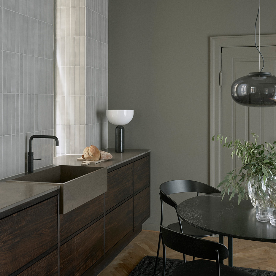 Kizu Bordslampa Large Black Marble