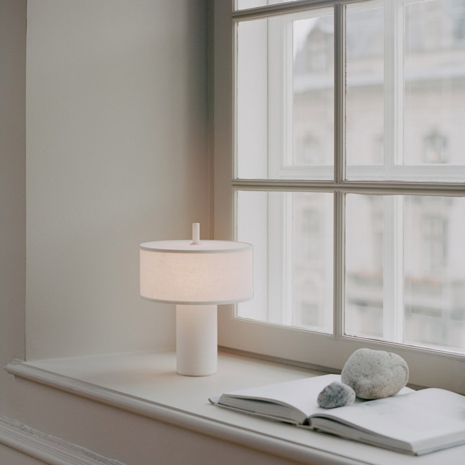 Margin Portable Bordslampa White Canvas